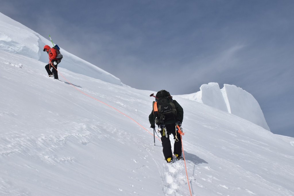 Rainier_no_fog_2.jpg